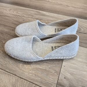 EUC Miz Mooz wool felt espadrille slippers, Size 39, oatmeal/beige